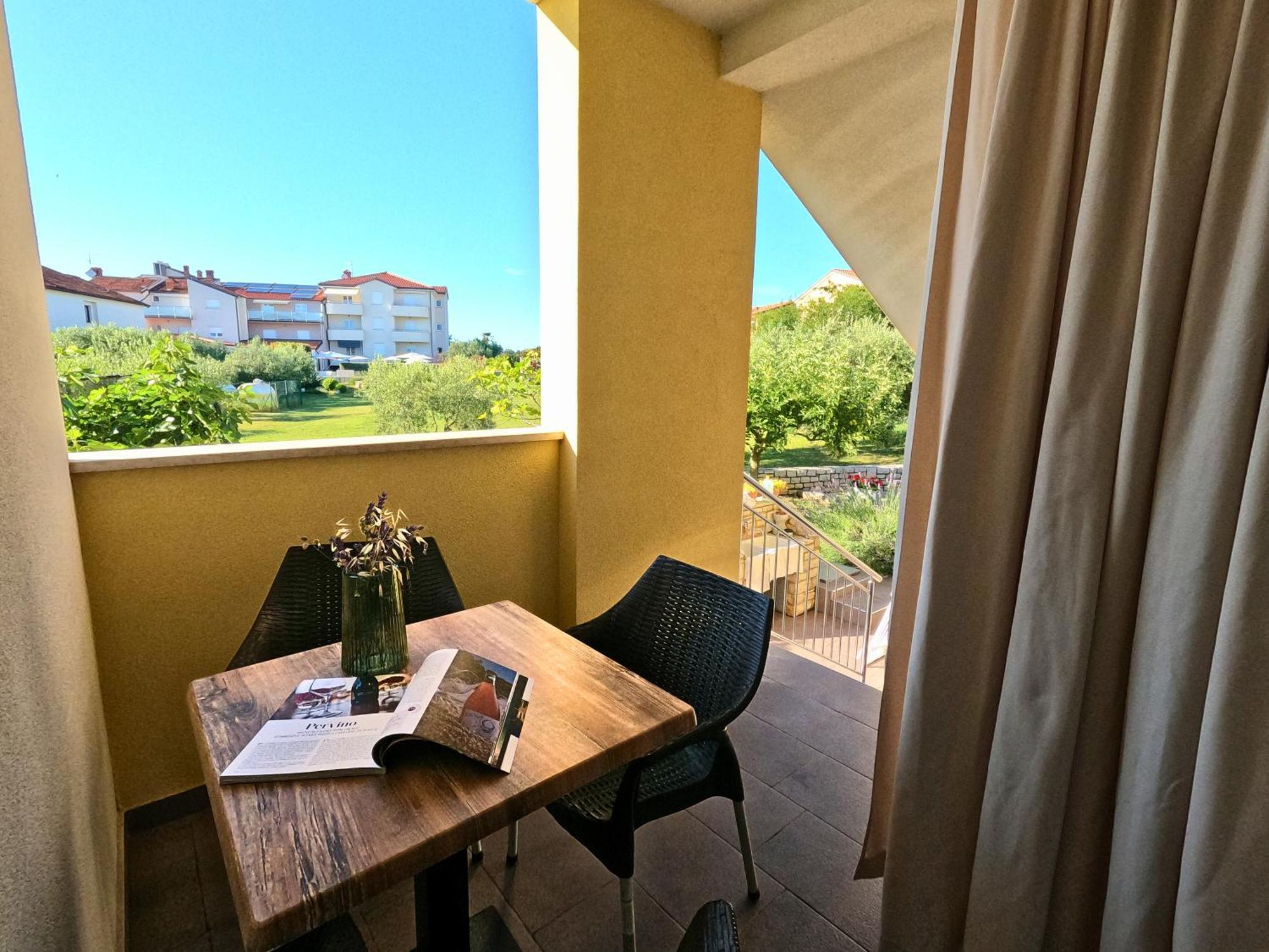 Apartments Goltes Lovrecica  Bagian luar foto