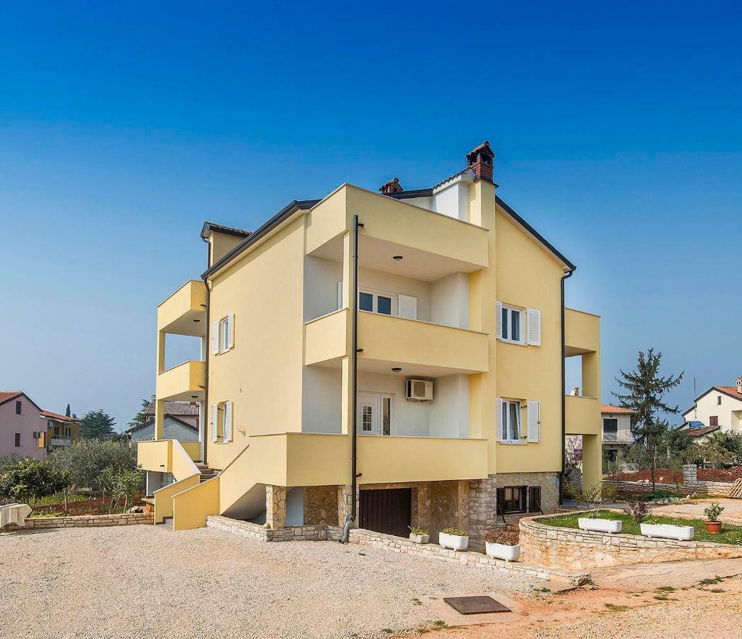 Apartments Goltes Lovrecica  Bagian luar foto